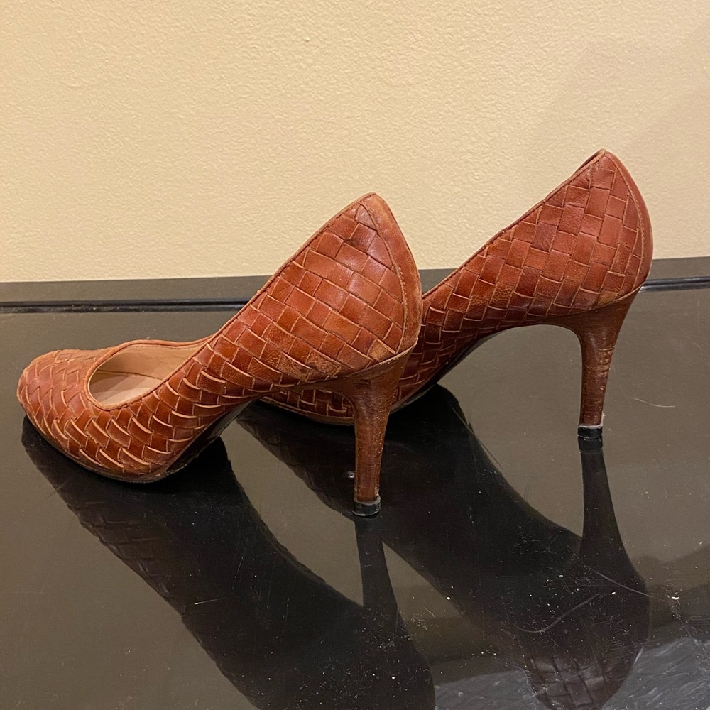Basket woven heals
